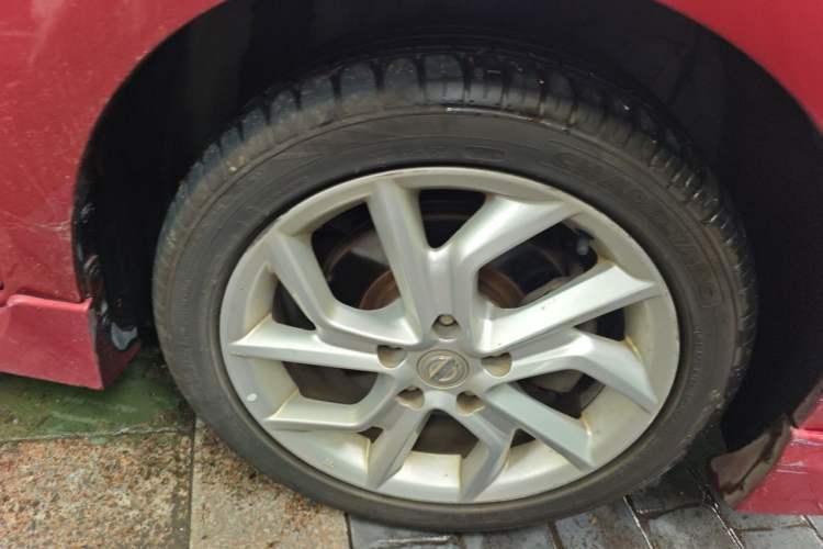 Used Nissan Tiida 2011 1.6T M-CVT Dynamic Edition Right Front Wheel Hub