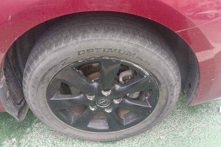 Used Nissan Tiida 2011 1.6L CVT Smart Version Right Front Wheel Hub