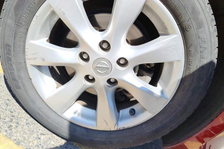 Used Nissan Tiida 2011 1.6L CVT Smart Version Right Front Wheel Hub