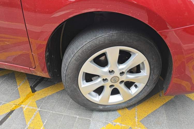 Used Nissan Tiida 2011 1.6L CVT Smart Version Right Front Wheel Hub