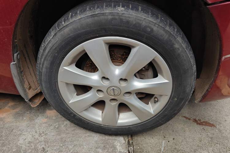 Used Nissan Tiida 2011 1.6L CVT Comfort Model Right Front Wheel Hub
