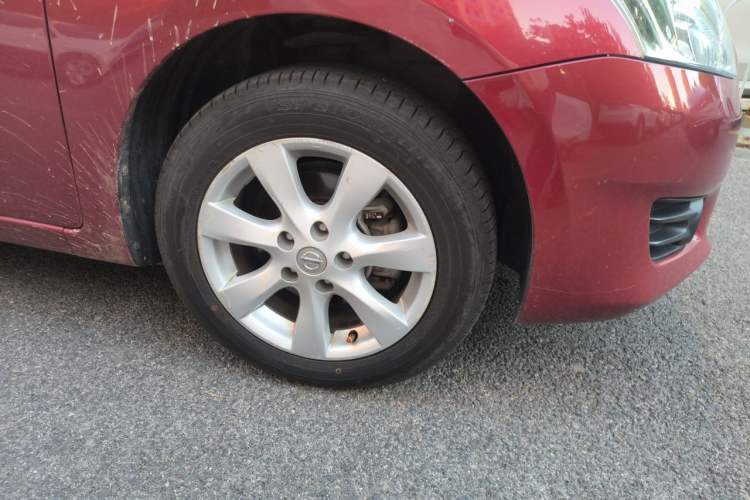 Used Nissan Tiida 2011 1.6L CVT Smart Version Right Front Wheel Hub