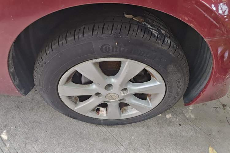 Used Nissan Tiida 2011 1.6L CVT Comfort Model Right Front Wheel Hub
