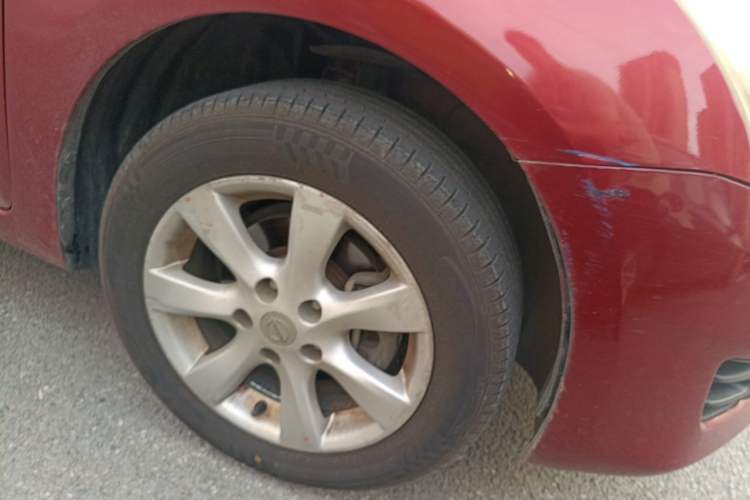 Used Nissan Tiida 2011 1.6L CVT Comfort Model Right Front Wheel Hub