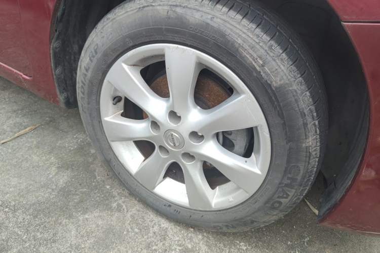 Used Nissan Tiida 2011 1.6L CVT Luxury Edition Right Front Wheel Hub