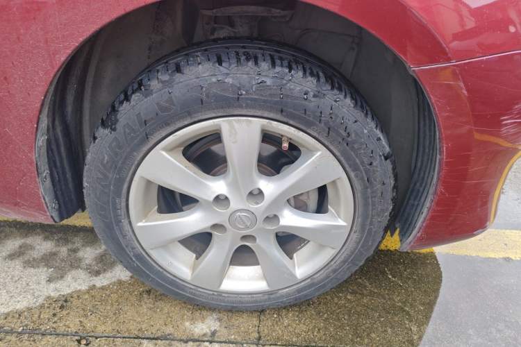 Used Nissan Tiida 2011 1.6L CVT Comfort Model Right Front Wheel Hub