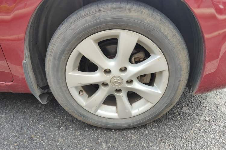 Used Nissan Tiida 2011 1.6L CVT Smart Version Right Front Wheel Hub