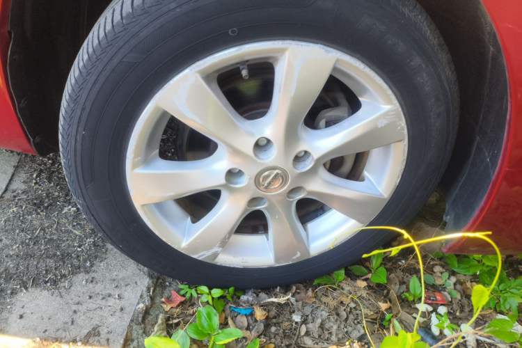 Used Nissan Tiida 2011 1.6L CVT Smart Version Right Front Wheel Hub