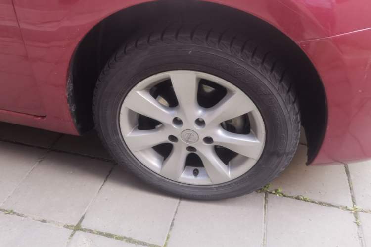 Used Nissan Tiida 2011 1.6L CVT Comfort Model Right Front Wheel Hub