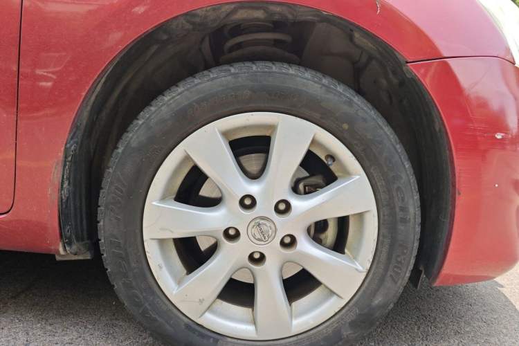 Used Nissan Tiida 2011 1.6L Manual Smart Version Right Front Wheel Hub