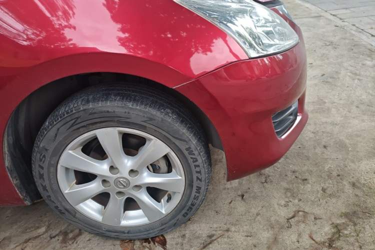 Used Nissan Tiida 2011 1.6L CVT Comfort Model Right Front Wheel Hub