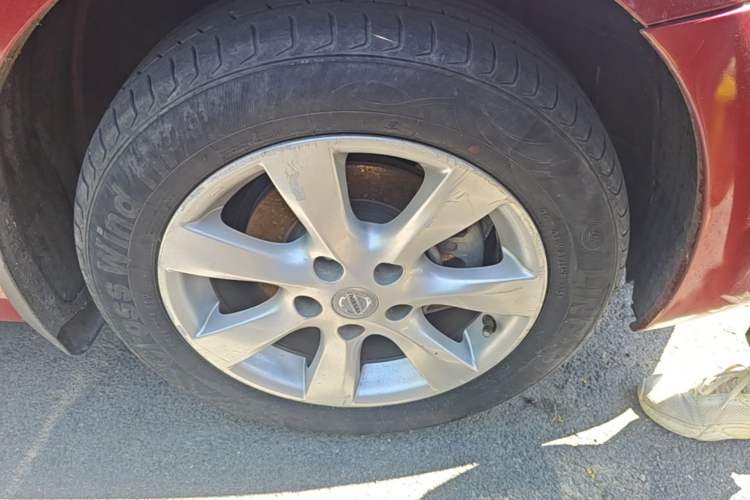 Used Nissan Tiida 2011 1.6L CVT Smart Version Right Front Wheel Hub