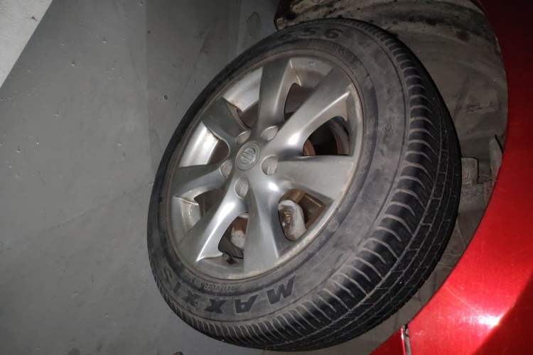 Used Nissan Tiida 2011 1.6L CVT Comfort Model Right Front Wheel Hub