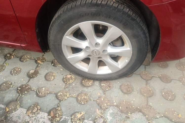 Used Nissan Tiida 2011 1.6L CVT Smart Version Right Front Wheel Hub