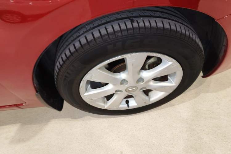 Used Nissan Tiida 2011 1.6L CVT Comfort Model Right Front Wheel Hub