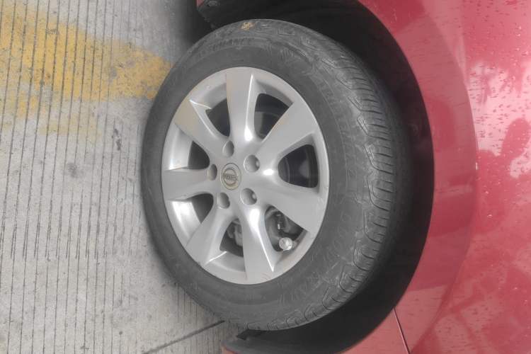 Used Nissan Tiida 2011 1.6L CVT Comfort Model Right Front Wheel Hub
