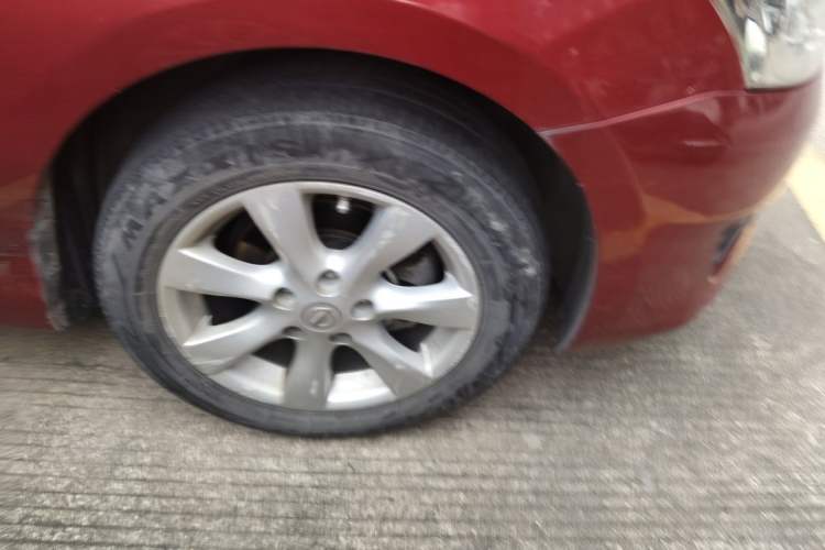Used Nissan Tiida 2011 1.6L CVT Comfort Model Right Front Wheel Hub