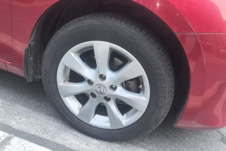 Used Nissan Tiida 2011 1.6L Manual Smart Version Right Front Wheel Hub