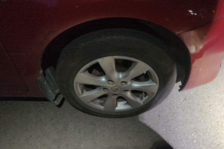 Used Nissan Tiida 2011 1.6L CVT Smart Version Right Front Wheel Hub