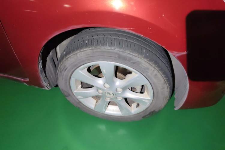 Used Nissan Tiida 2011 1.6L CVT Smart Version Right Front Wheel Hub