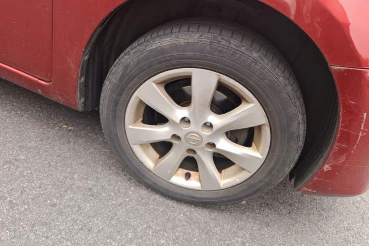 Used Nissan Tiida 2011 1.6L CVT Smart Version Right Front Wheel Hub