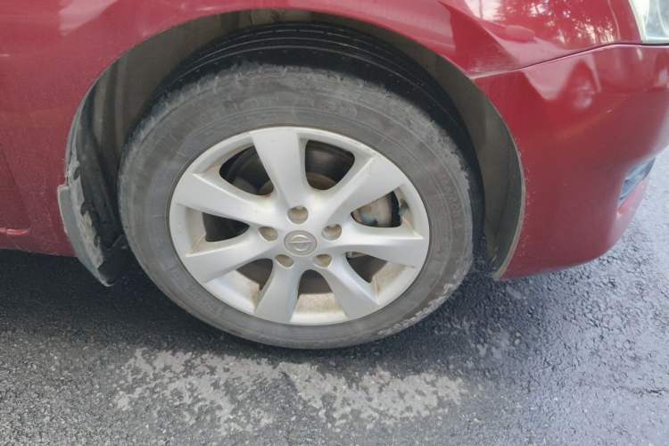 Used Nissan Tiida 2011 1.6L CVT Comfort Model Right Front Wheel Hub