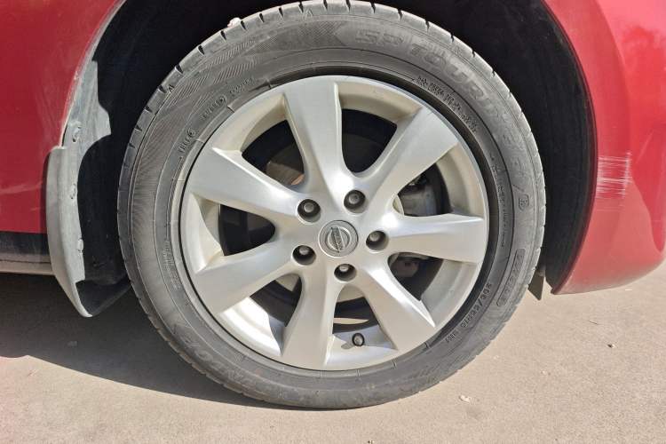 Used Nissan Tiida 2011 1.6L CVT Smart Version Right Front Wheel Hub