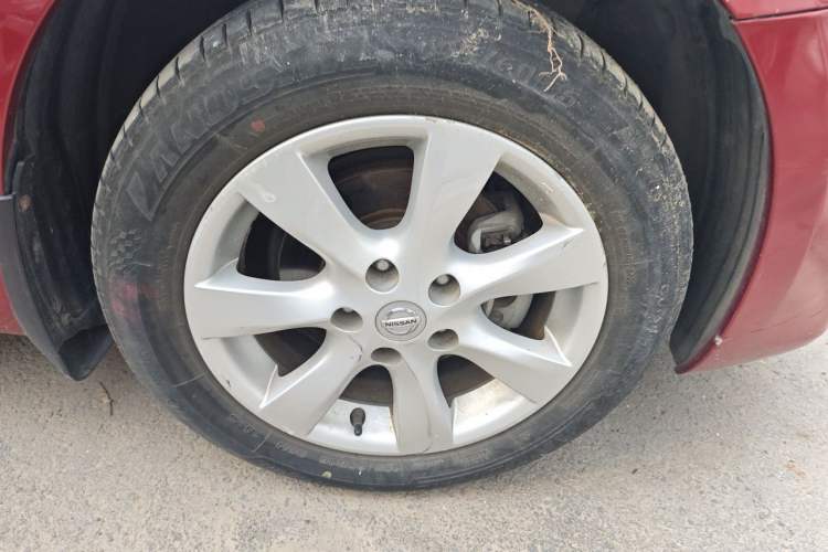 Used Nissan Tiida 2011 1.6L CVT Smart Version Right Front Wheel Hub