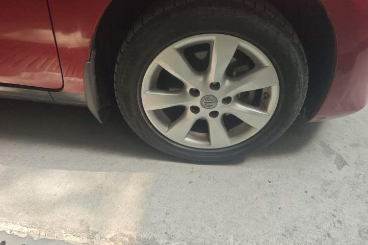 Used Nissan Tiida 2011 1.6L CVT Smart Version Right Front Wheel Hub
