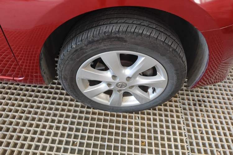 Used Nissan Tiida 2011 1.6L CVT Smart Version Right Front Wheel Hub