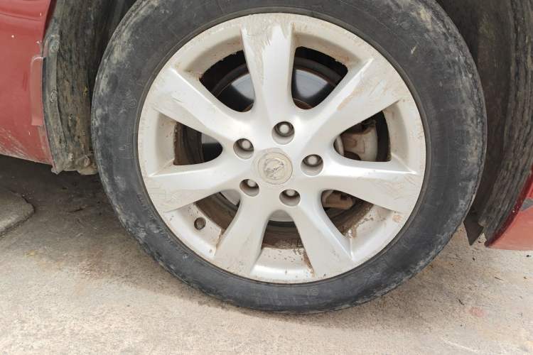 Used Nissan Tiida 2011 1.6L CVT Comfort Model Right Front Wheel Hub