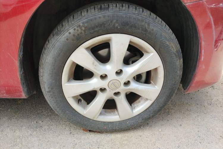 Used Nissan Tiida 2011 1.6L CVT Comfort Model Right Front Wheel Hub