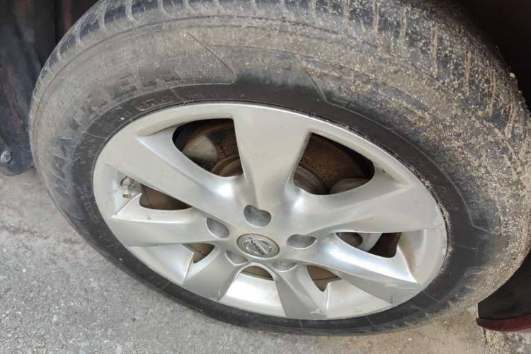Used Nissan Tiida 2011 1.6L CVT Comfort Model Right Front Wheel Hub