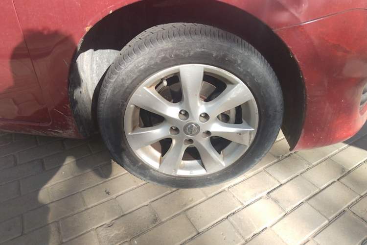Used Nissan Tiida 2011 1.6L CVT Smart Version Right Front Wheel Hub