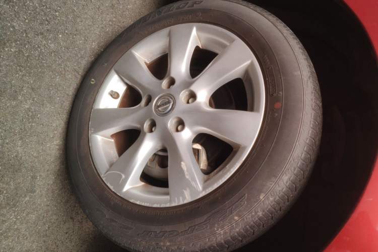 Used Nissan Tiida 2011 1.6L CVT Smart Version Right Front Wheel Hub