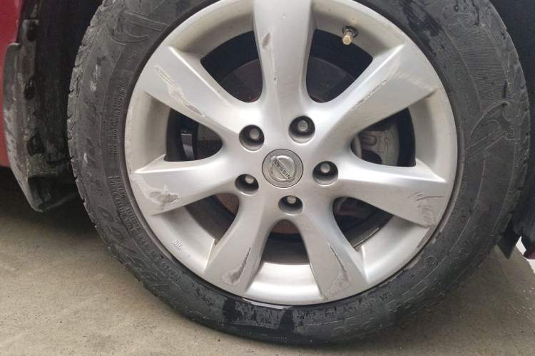 Used Nissan Tiida 2011 1.6L CVT Comfort Model Right Front Wheel Hub