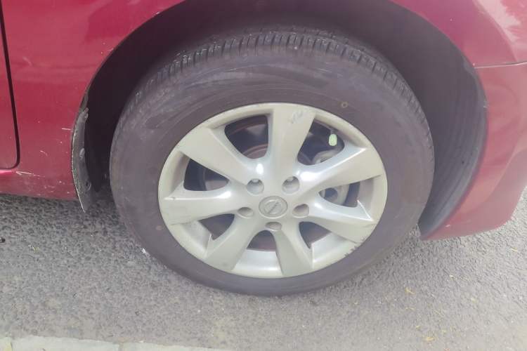 Used Nissan Tiida 2011 1.6L CVT Comfort Model Right Front Wheel Hub