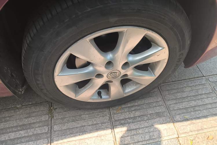Used Nissan Tiida 2011 1.6L CVT Comfort Model Right Front Wheel Hub