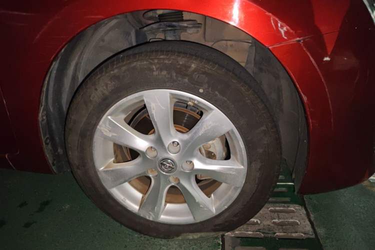Used Nissan Tiida 2011 1.6L CVT Comfort Model Right Front Wheel Hub