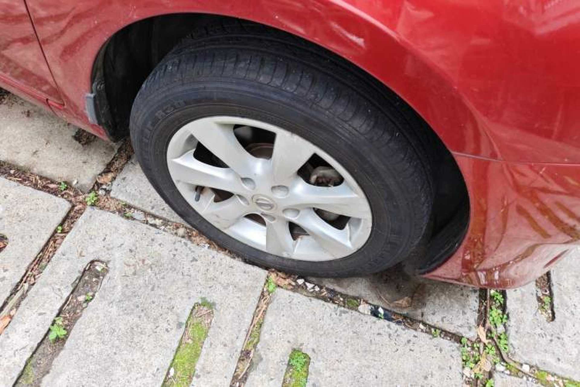 Used Nissan Tiida 2011 1.6L CVT Smart Version Right Front Wheel Hub