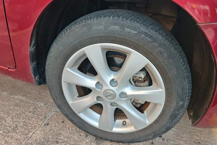 Used Nissan Tiida 2011 1.6L CVT Comfort Model Right Front Wheel Hub