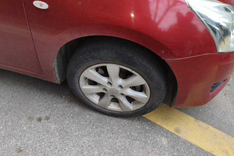 Used Nissan Tiida 2011 1.6L CVT Comfort Model Right Front Wheel Hub