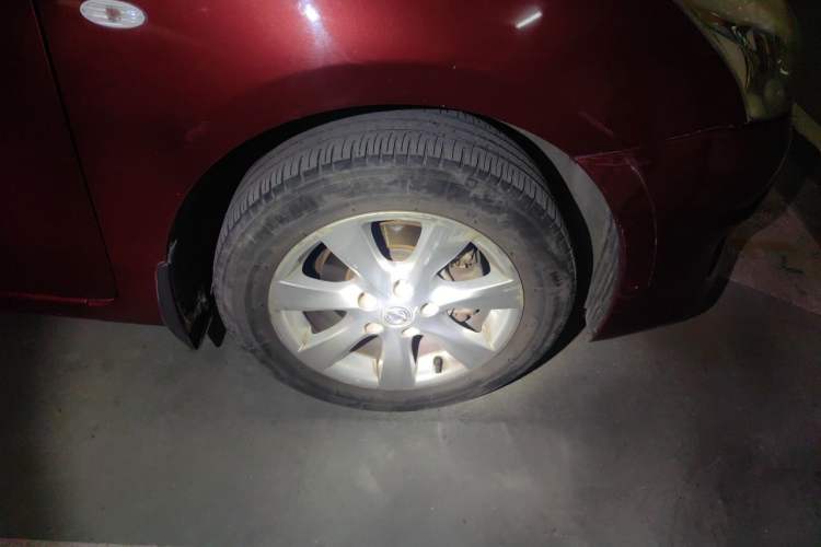 Used Nissan Tiida 2011 1.6L CVT Smart Version Right Front Wheel Hub