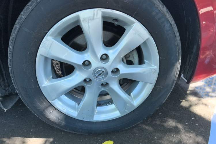 Used Nissan Tiida 2011 1.6L CVT Smart Version Right Front Wheel Hub