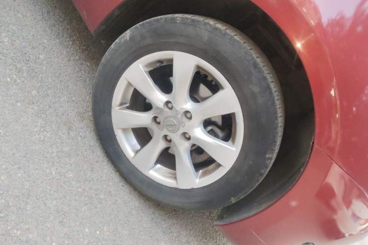 Used Nissan Tiida 2011 1.6L CVT Smart Version Right Front Wheel Hub