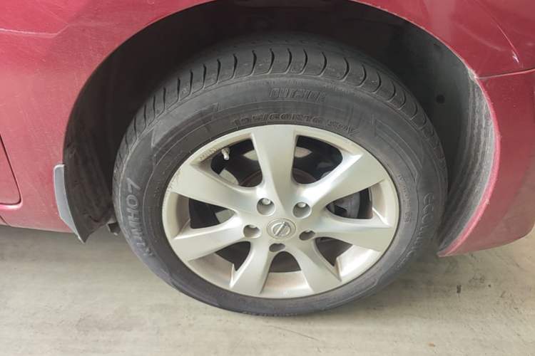 Used Nissan Tiida 2011 1.6L CVT Comfort Model Right Front Wheel Hub