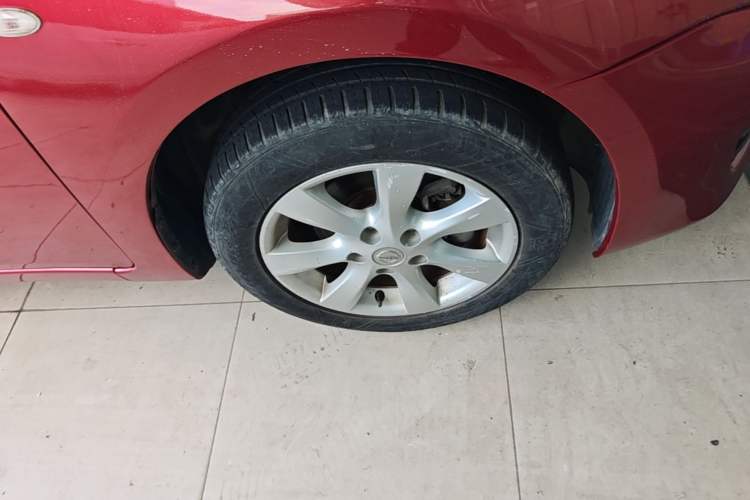Used Nissan Tiida 2011 1.6L CVT Smart Version Right Front Wheel Hub