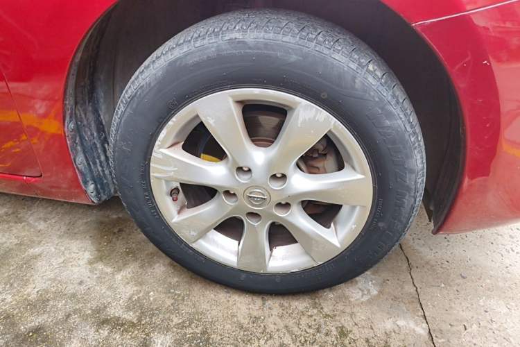 Used Nissan Tiida 2011 1.6L CVT Comfort Model Right Front Wheel Hub