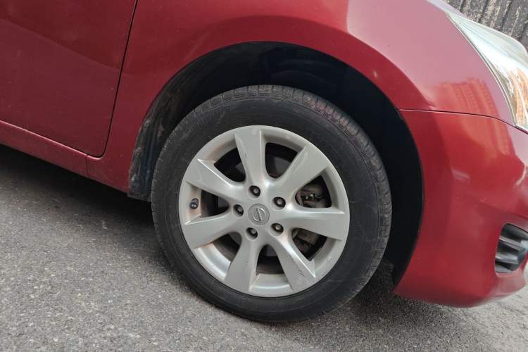 Used Nissan Tiida 2011 1.6L CVT Comfort Model Right Front Wheel Hub
