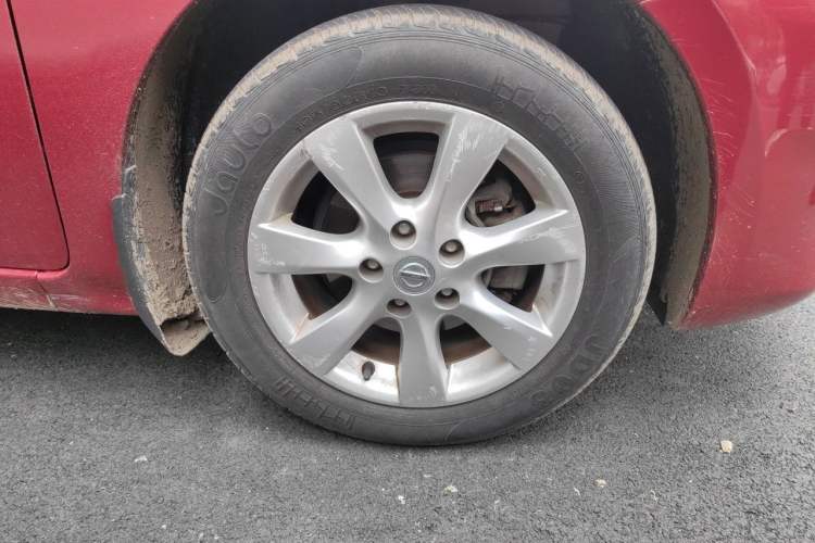 Used Nissan Tiida 2011 1.6L CVT Smart Version Right Front Wheel Hub